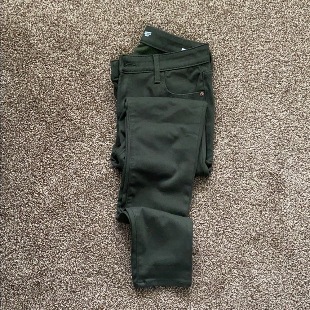 ON olive jeans